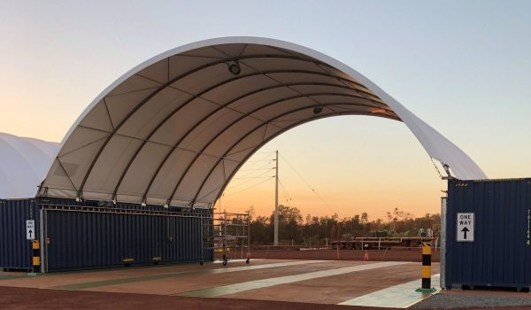 Karratha_building_temporary_shipping_container_shelter